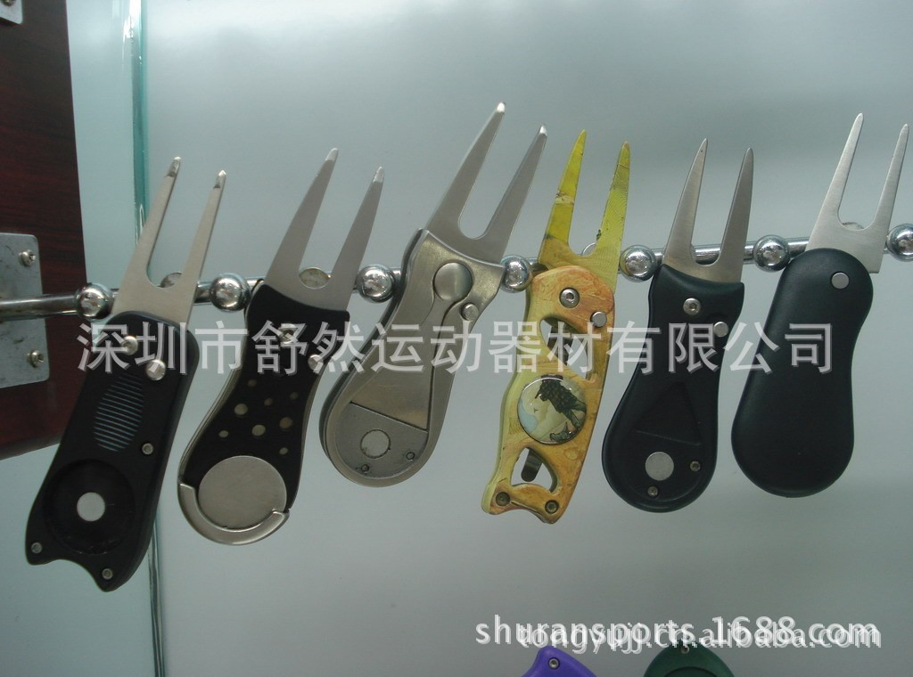 Golf Divot Repair Tool with Magnetic Ball Marker